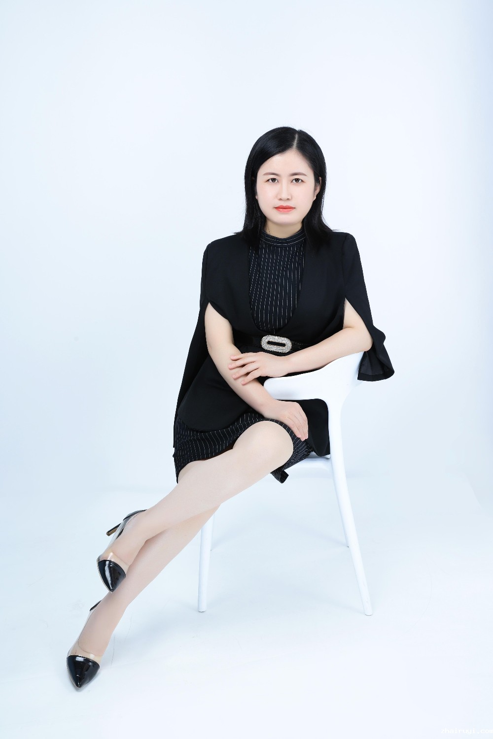奉丽群